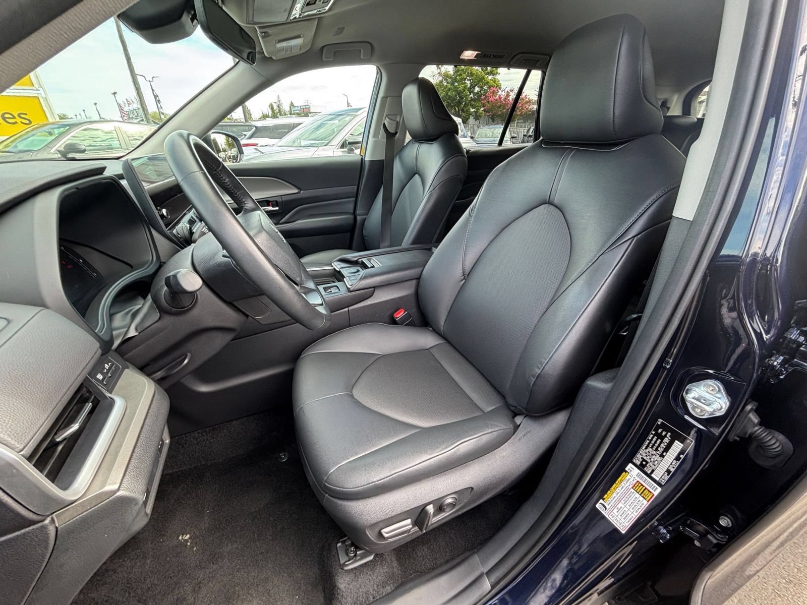 Used 2025 Toyota Grand Highlander FWD image 38