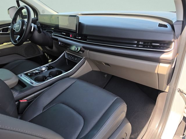 Certified 2025 Kia Carnival SX FWD image 20