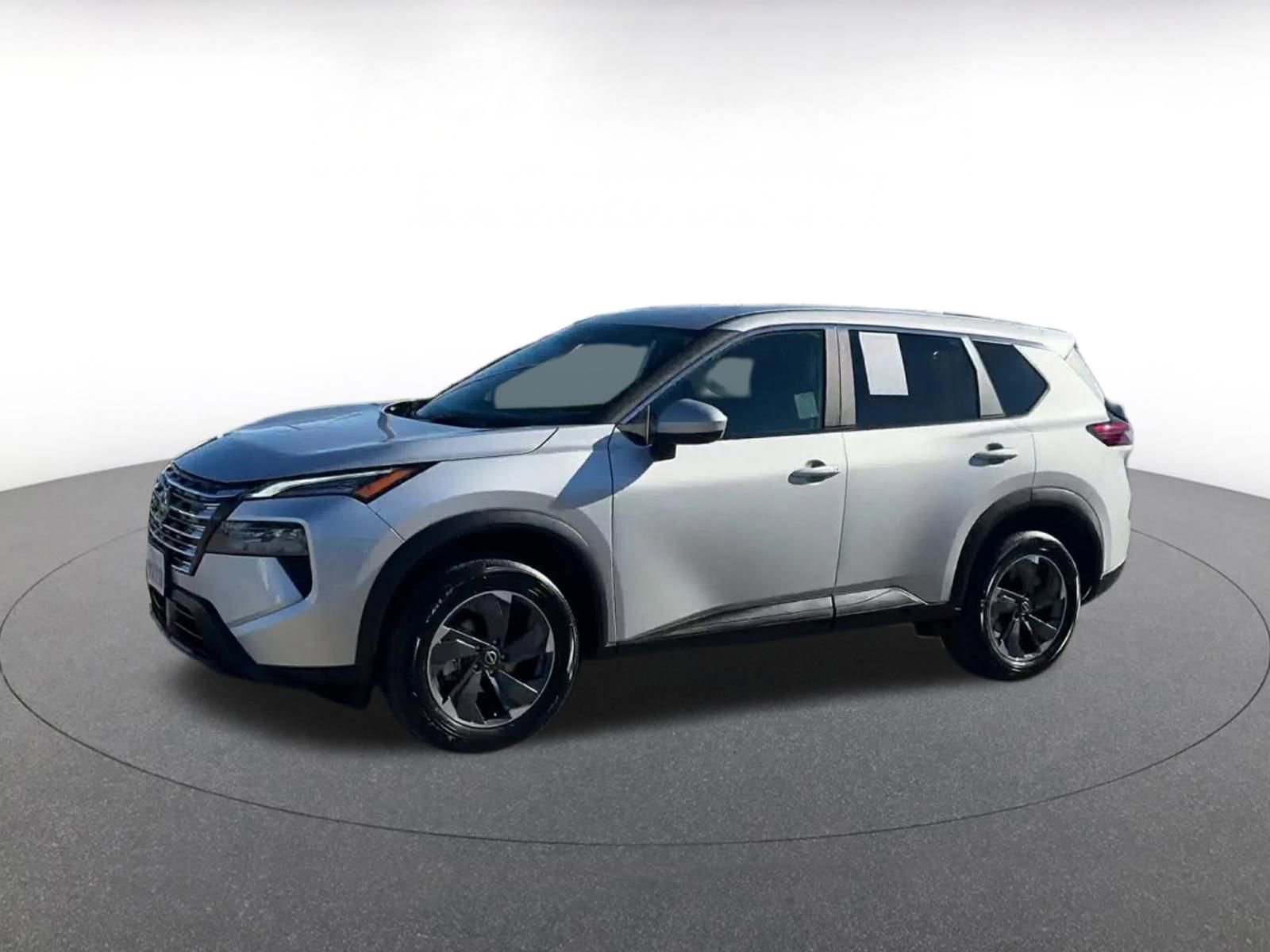 Used 2025 Nissan Rogue SV image 8