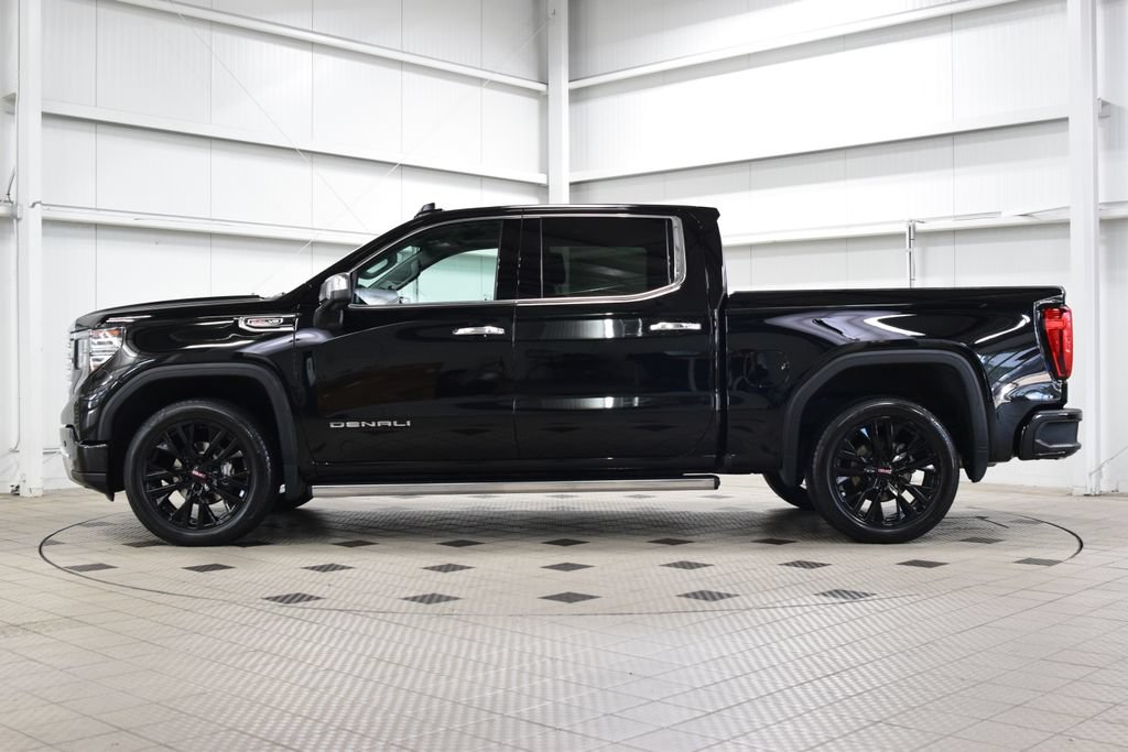 Used 2022 GMC Sierra 1500 Denali w/ Technology Package AWD/4WD image 4