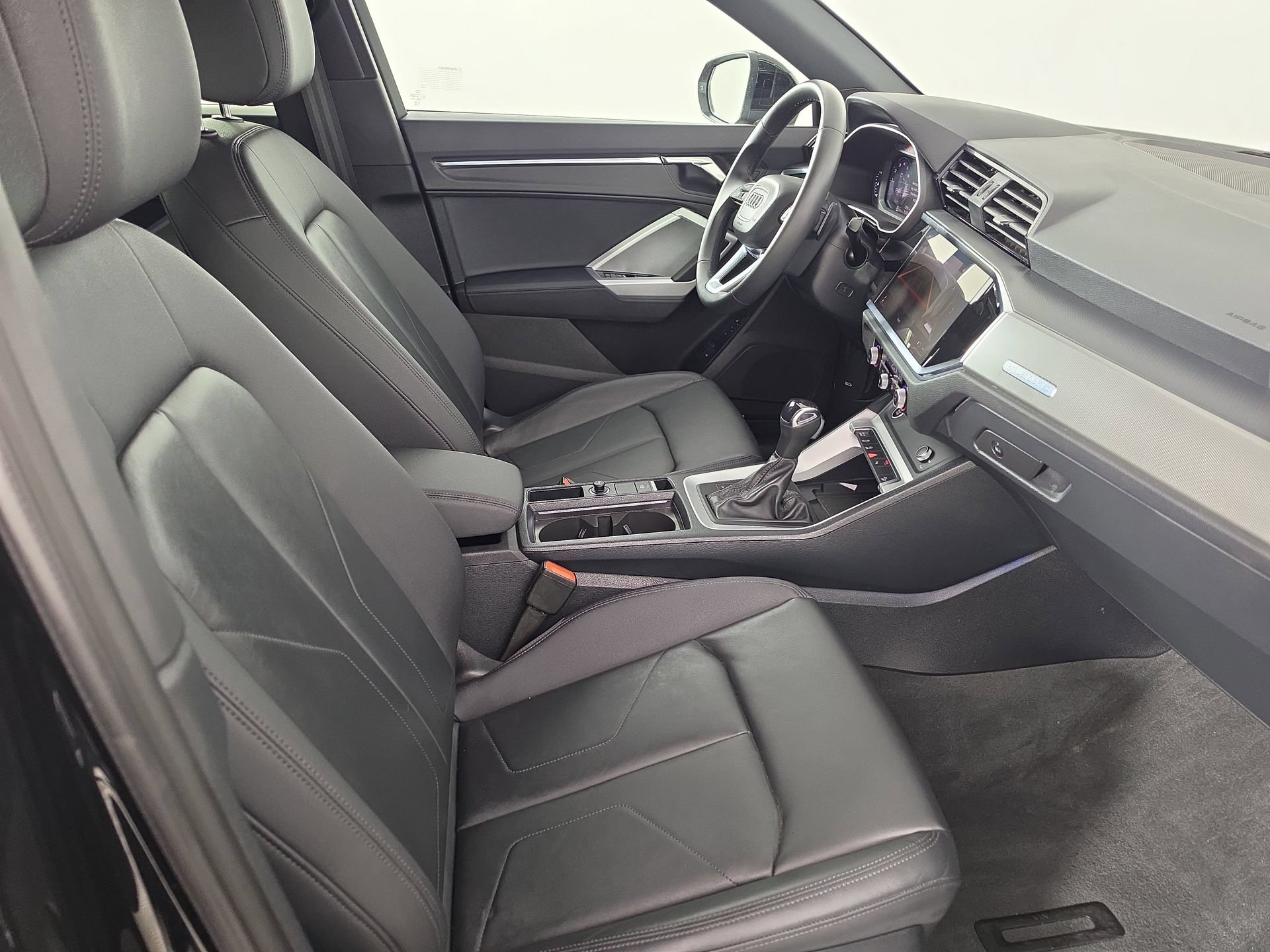 Certified 2025 Audi Q3 2.0T Premium Plus w/ Premium Plus Package AWD/4WD image 45