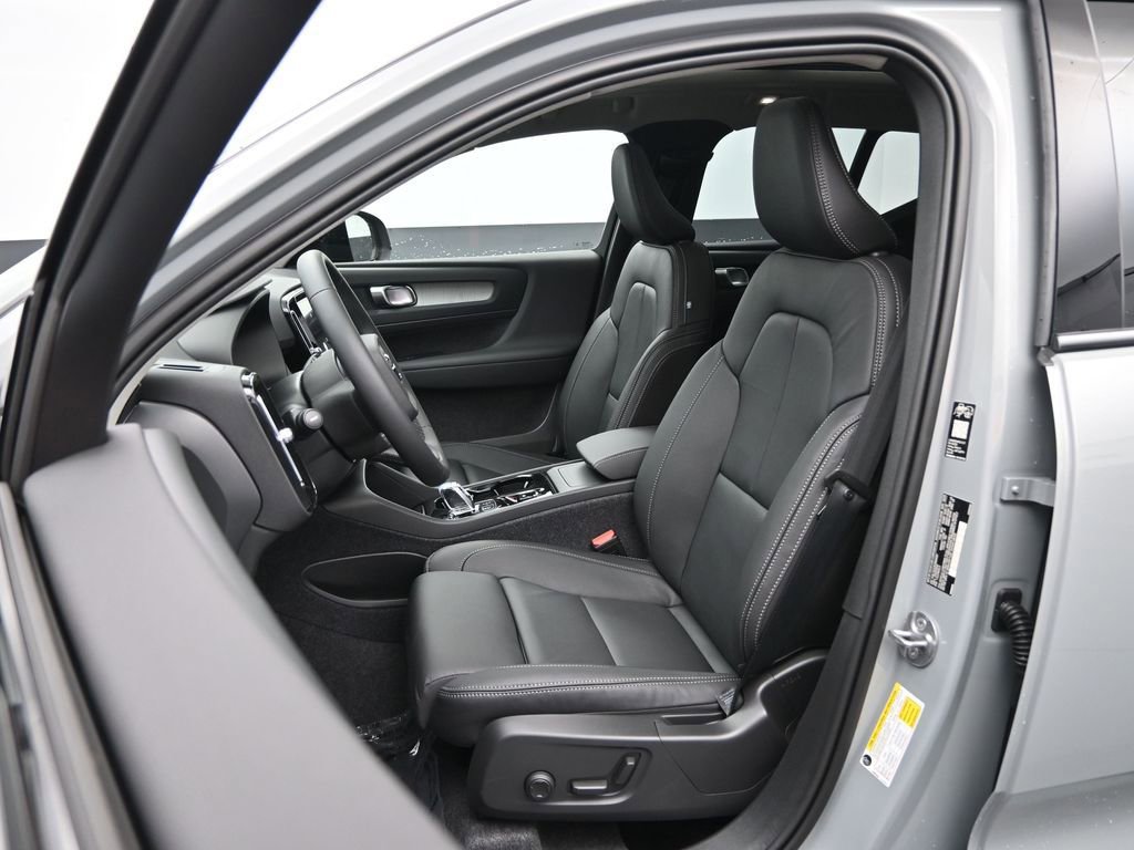 New 2026 Volvo XC40 B5 Plus w/ Protection Package Premier image 20