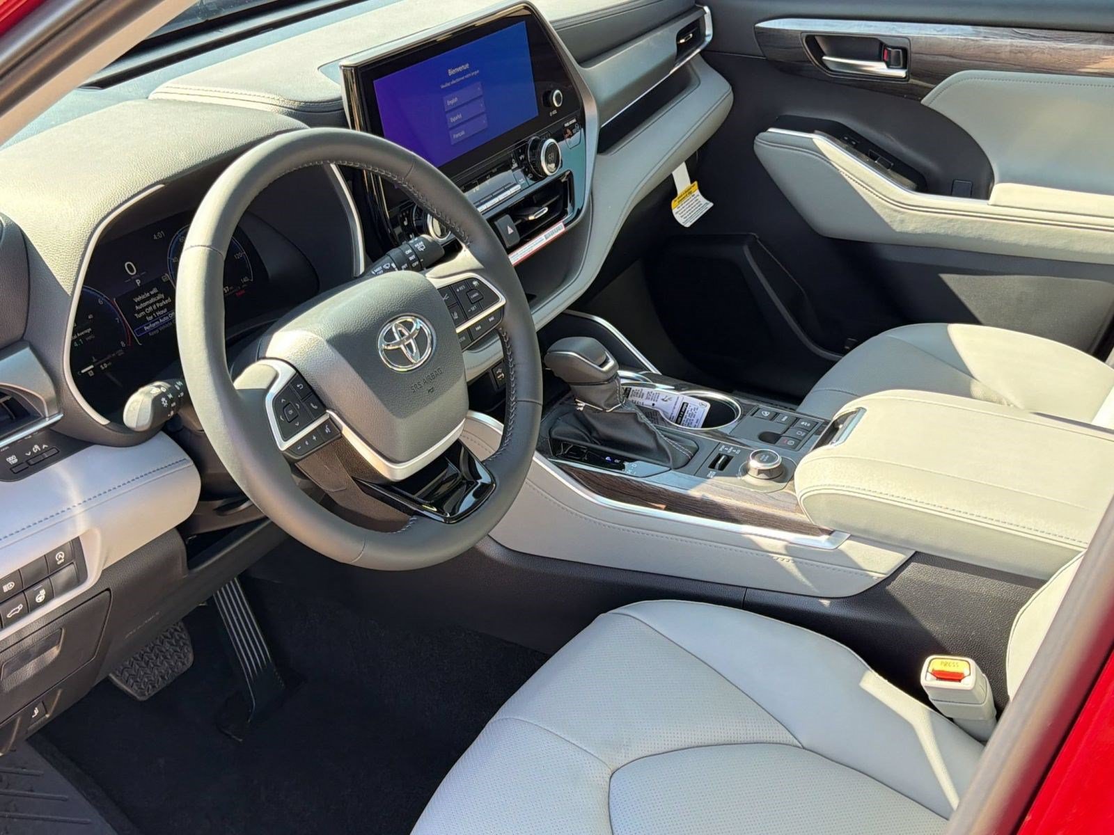Used 2026 Toyota Highlander Limited AWD/4WD image 4