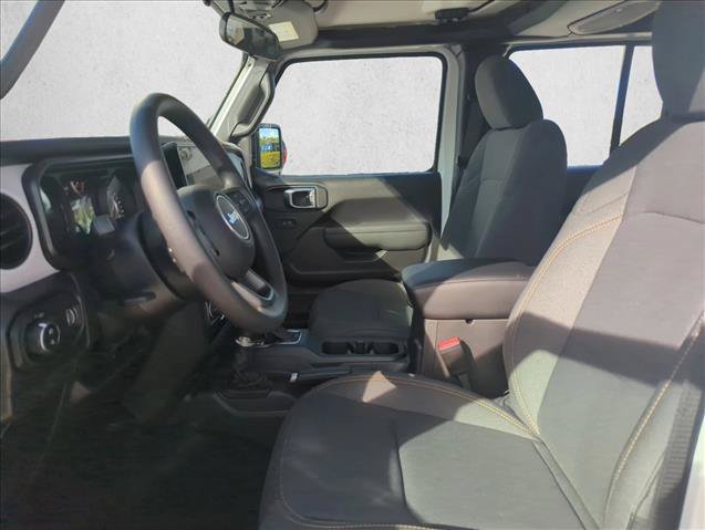 New 2026 Jeep Gladiator Sport AWD/4WD image 3