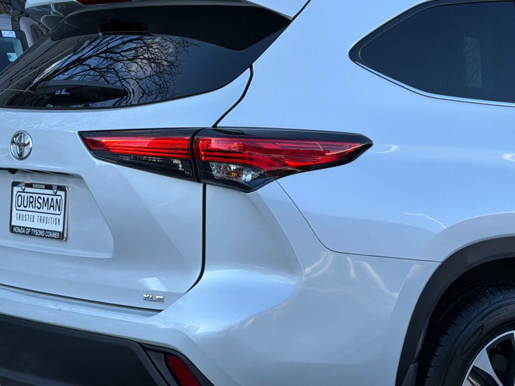 Used 2023 Toyota Highlander XLE image 8