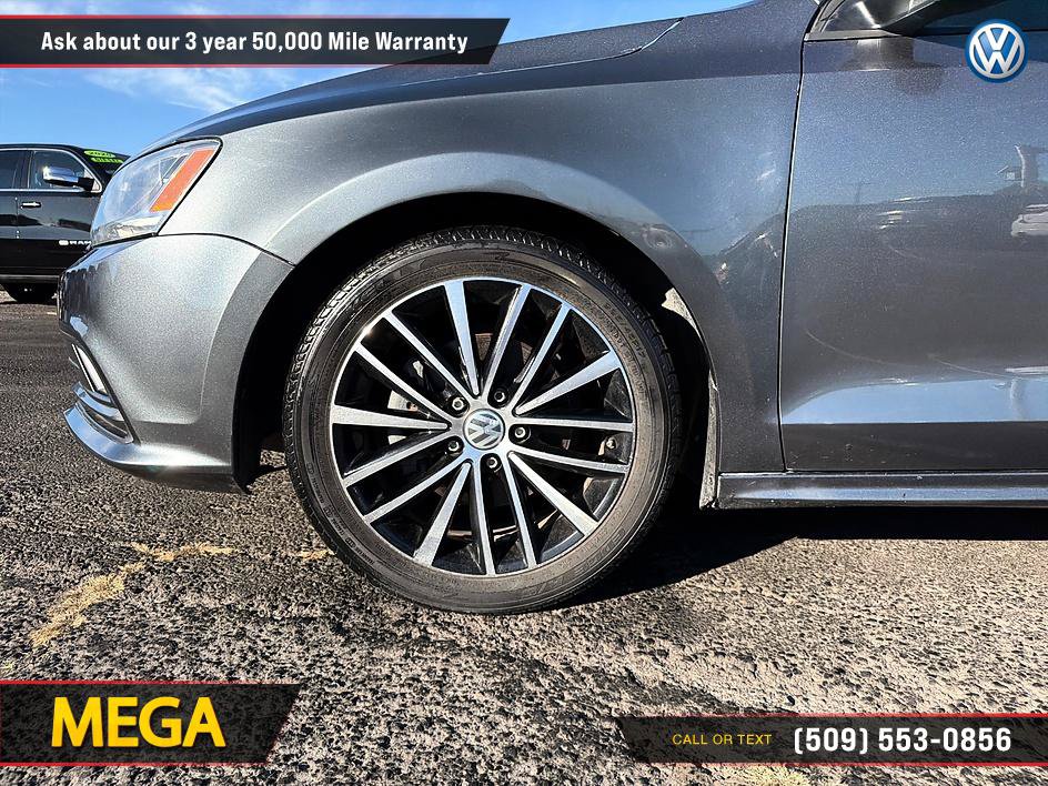 Used 2015 Volkswagen Jetta Sport FWD image 28