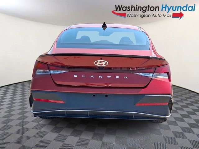 Certified 2025 Hyundai Elantra Sport FWD image 5