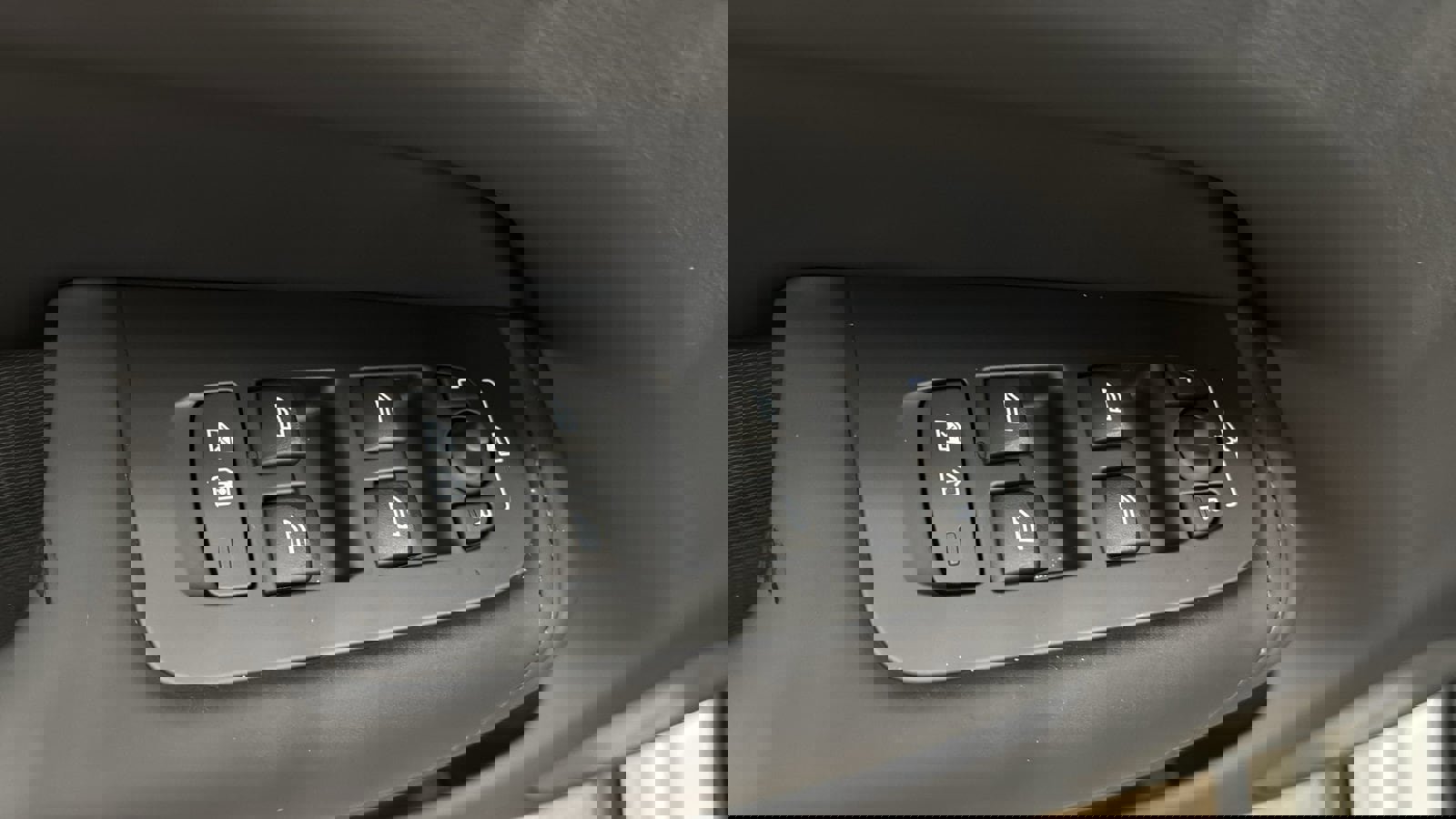 New 2026 Volvo XC60 T8 Ultra w/ Protection Package Premier image 22