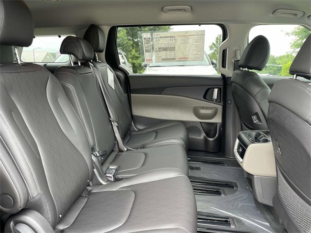 New 2026 Kia Carnival EX image 25