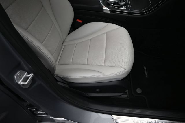 Used 2016 Mercedes-Benz C 300 4MATIC Sedan image 31