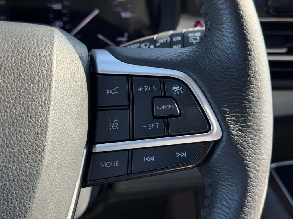 Used 2024 Toyota Sienna XLE image 29