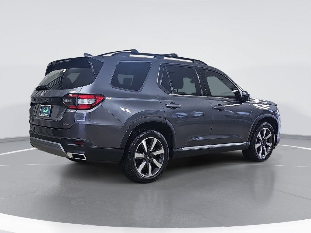 Used 2023 Honda Pilot Elite image 3