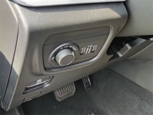 New 2025 Jeep Grand Cherokee L Altitude image 14