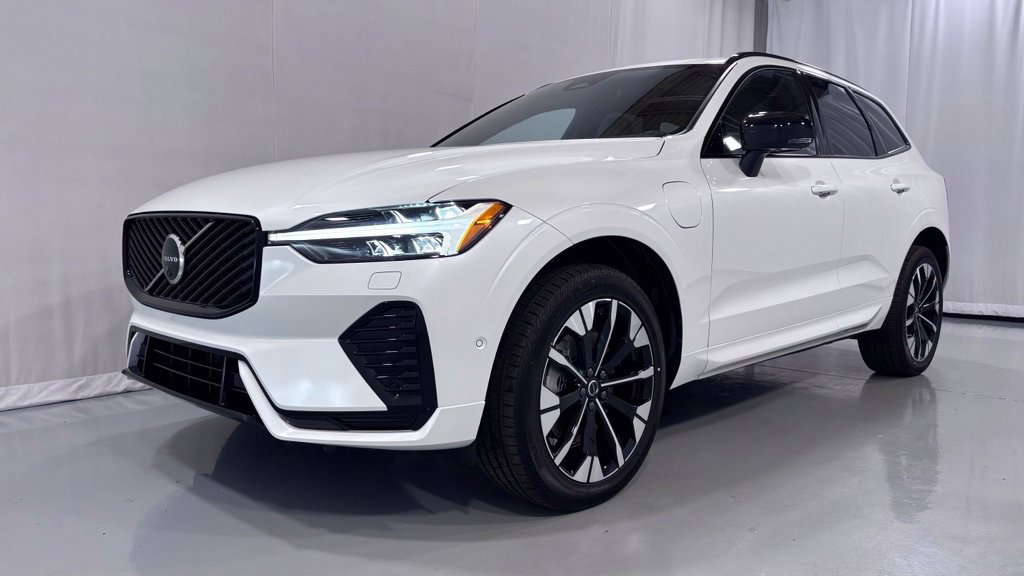 New 2027 Volvo XC60 T8 Plus AWD/4WD image 1