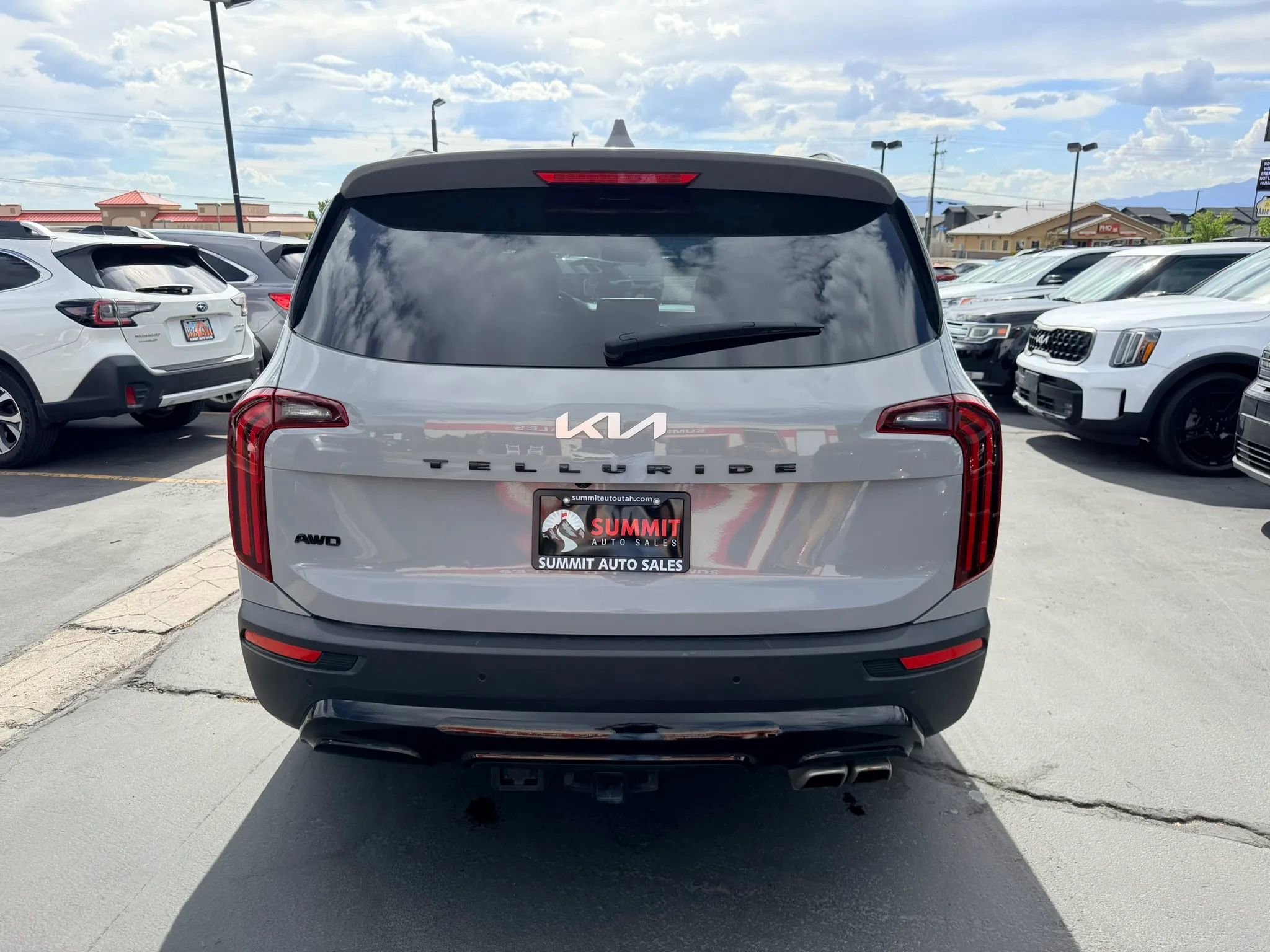 Used 2022 Kia Telluride SX w/ SX Prestige Package image 5