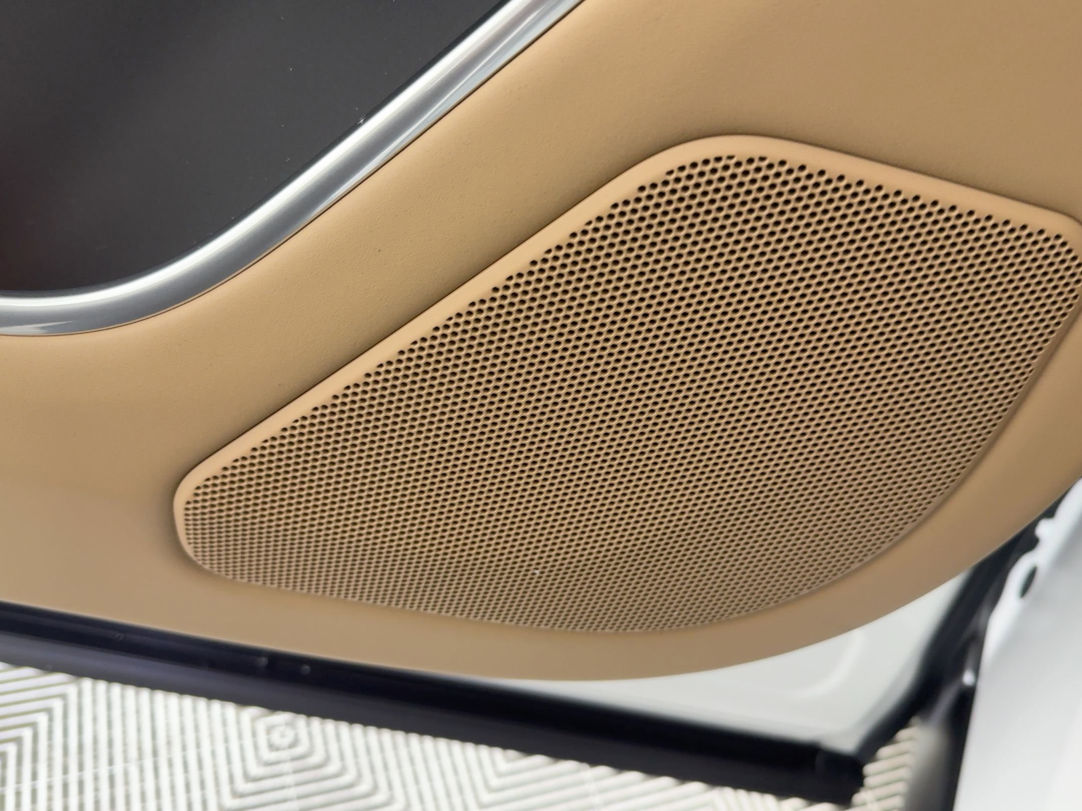 New 2026 Land Rover Range Rover SE image 19