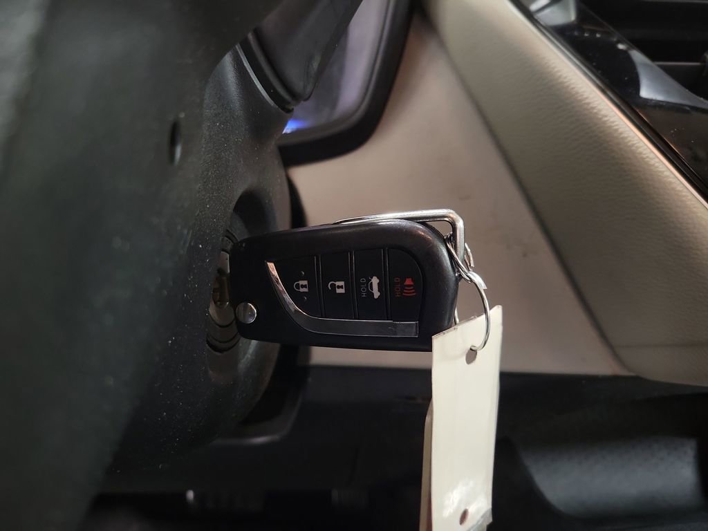 Used 2021 Toyota Corolla LE image 16