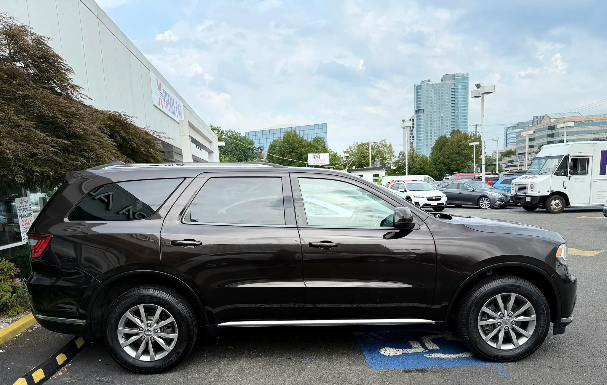 Used 2017 Dodge Durango SXT w/ Quick Order Package 23B AWD/4WD image 8