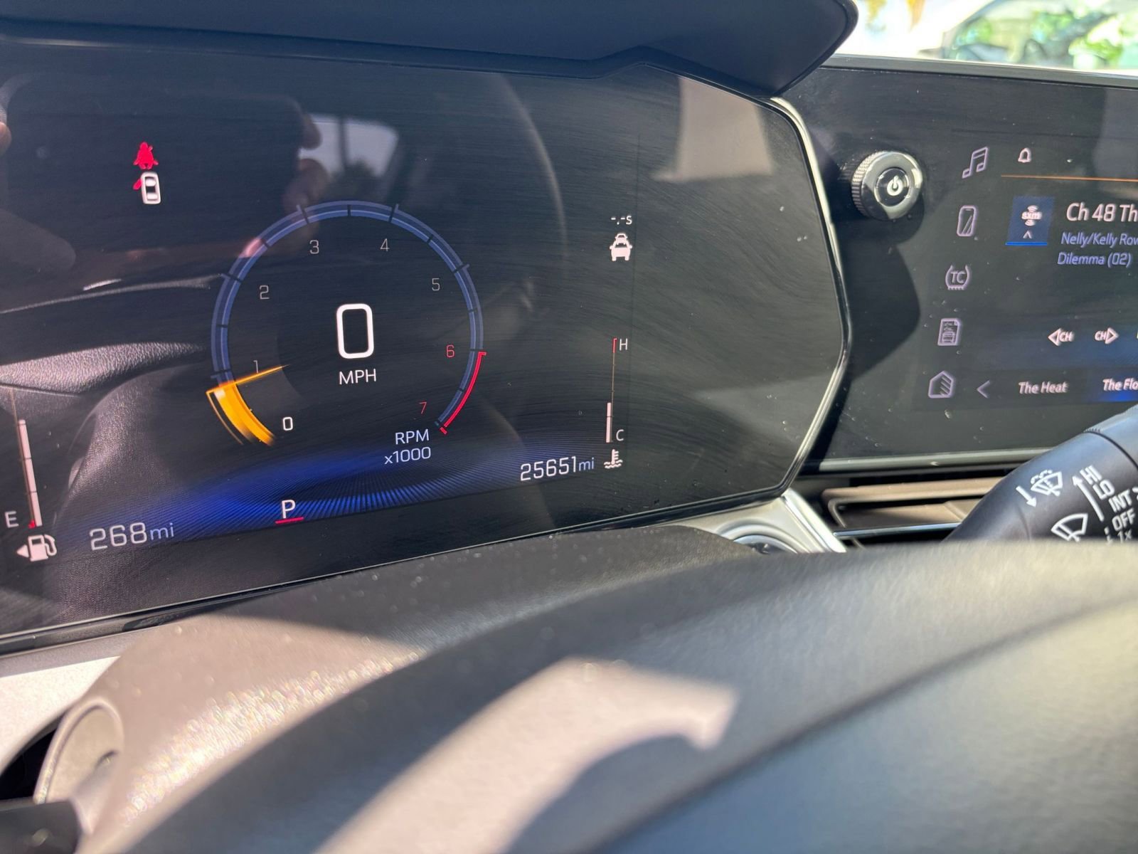 Used 2025 Chevrolet Trax LT FWD image 39