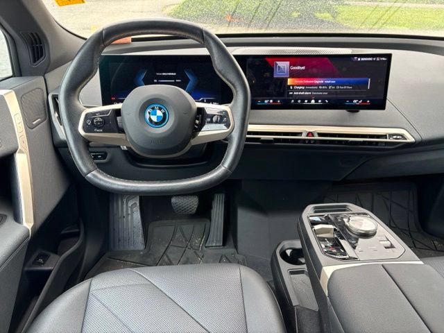 Used 2024 BMW iX xDrive50 w/ Sport Package AWD/4WD image 19