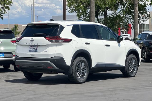 Used 2023 Nissan Rogue S image 4