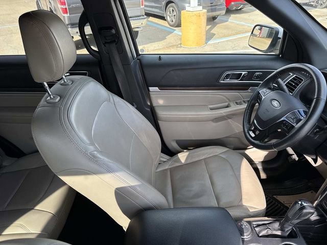 Used 2018 Ford Explorer Limited image 9