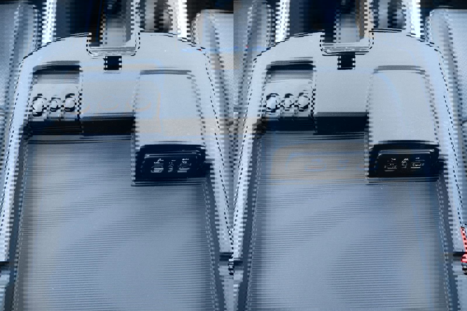 Used 2018 RAM 1500 Laramie w/ Convenience Group image 12