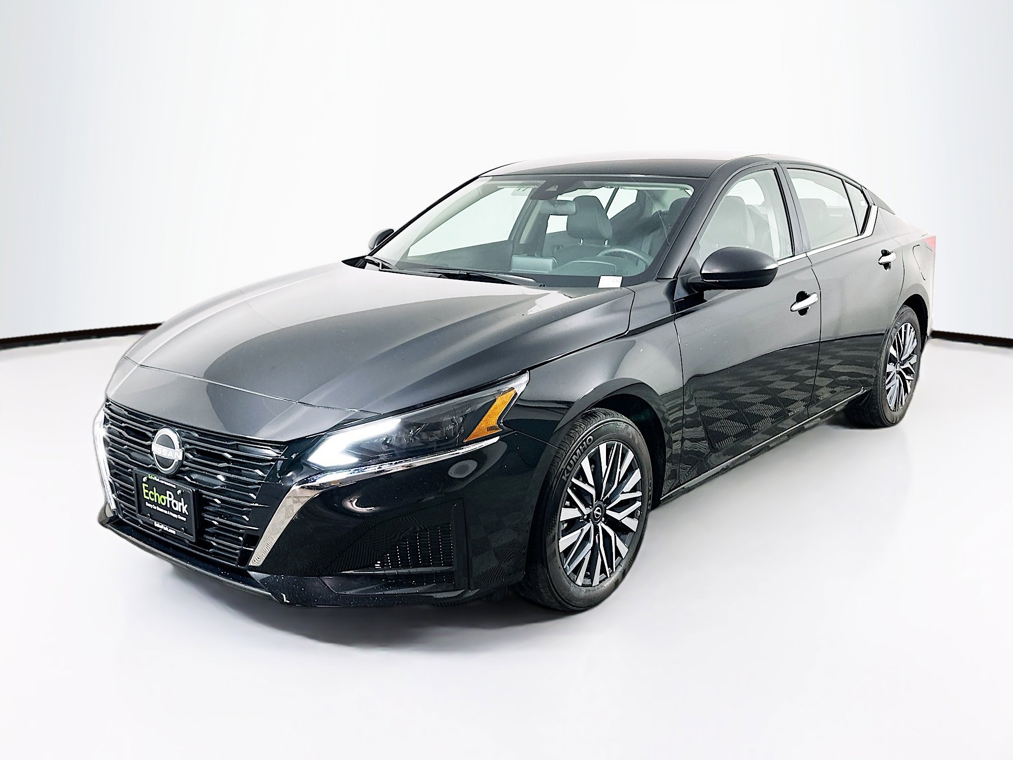 Used 2025 Nissan Altima 2.5 SV image 3