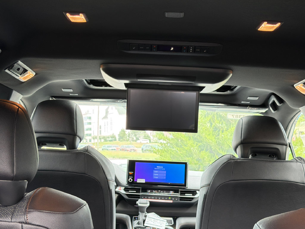 New 2026 Toyota Sienna Platinum AWD/4WD image 8