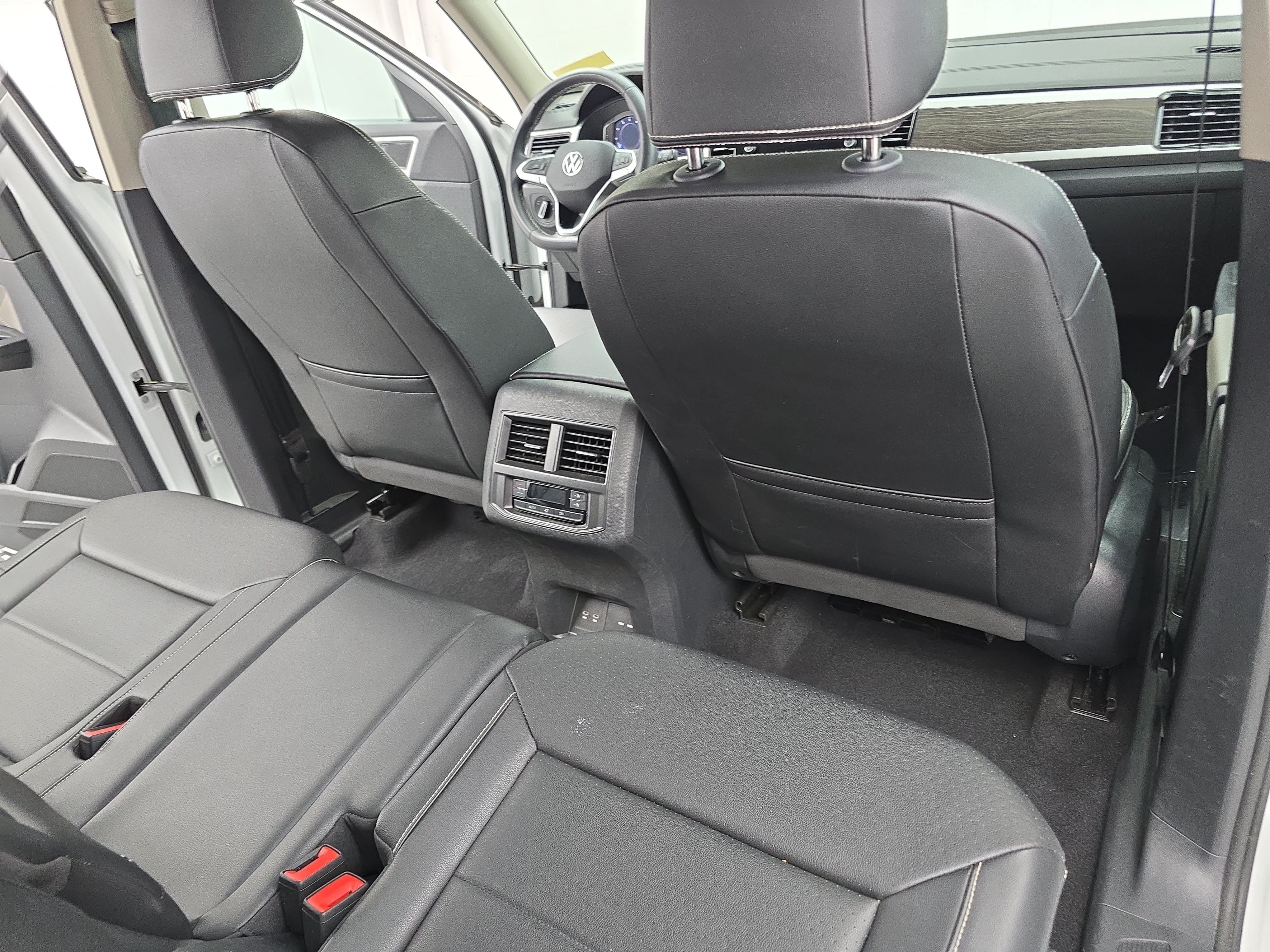 Certified 2023 Volkswagen Atlas SE w/ Black Wheel Package AWD/4WD image 11