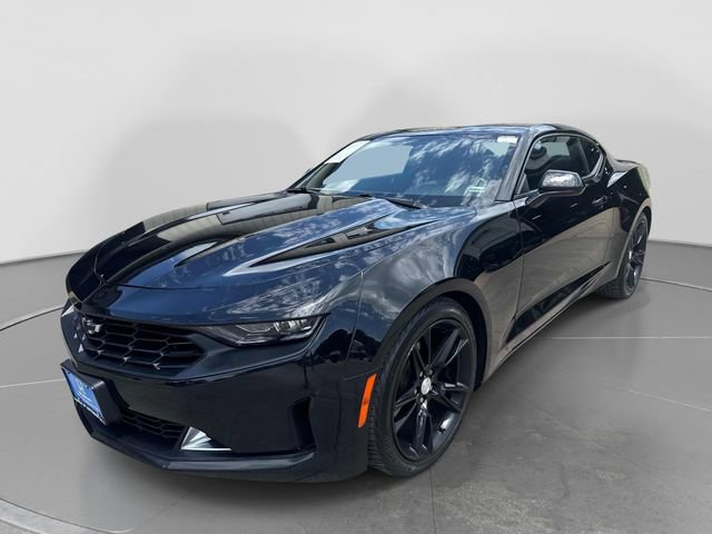 Used 2020 Chevrolet Camaro LT w/ RS Package RWD image 4