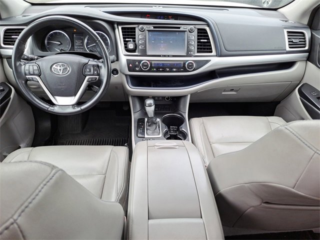 Used 2018 Toyota Highlander XLE image 10