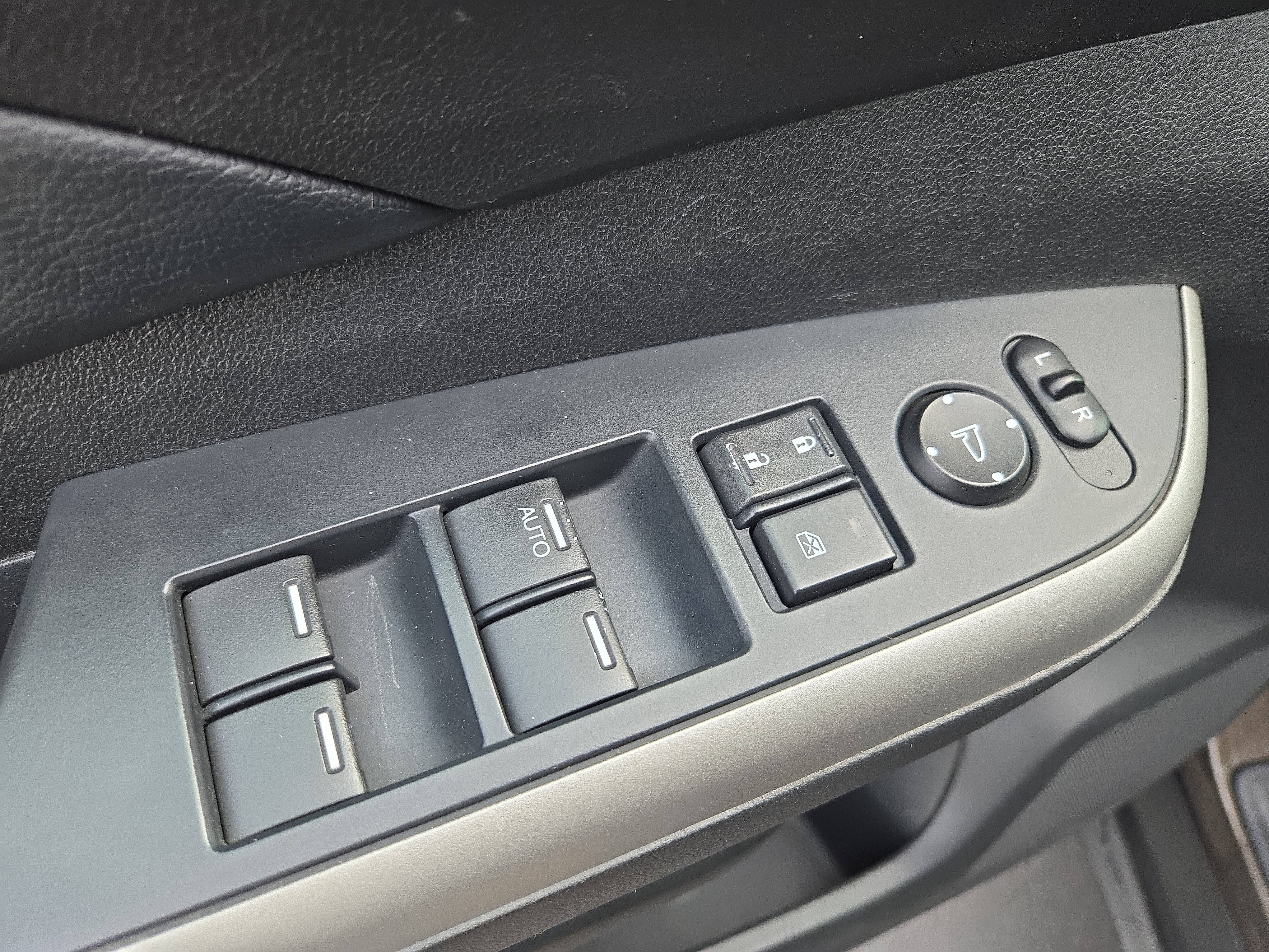 Used 2014 Honda CR-V EX-L image 14