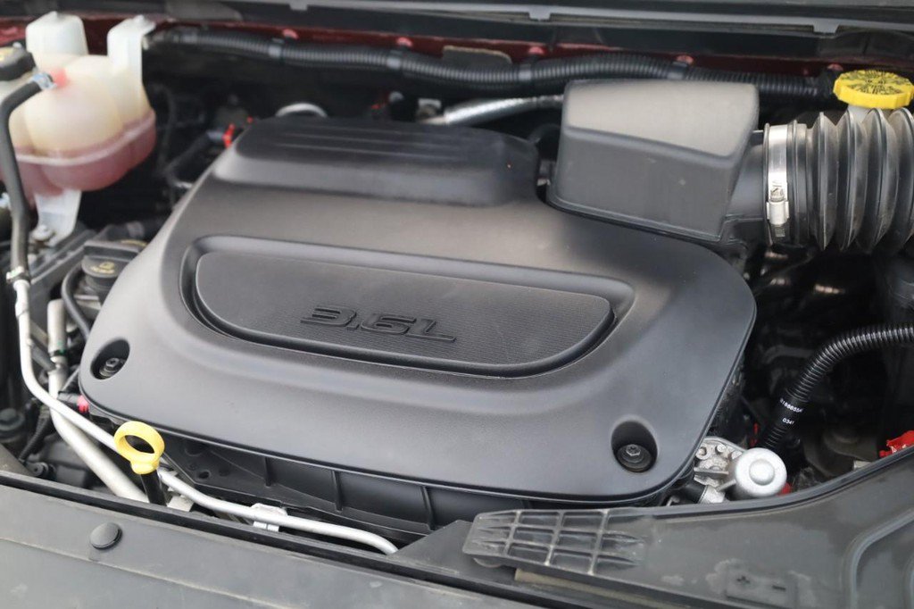 Used 2021 Chrysler Pacifica Touring-L w/ Premium & Safety Sphere Group FWD image 28