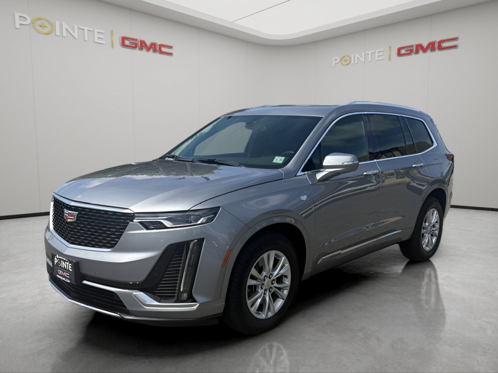 Used 2025 Cadillac XT6 Luxury w/ LPO, Floor Liner Package AWD/4WD image 7