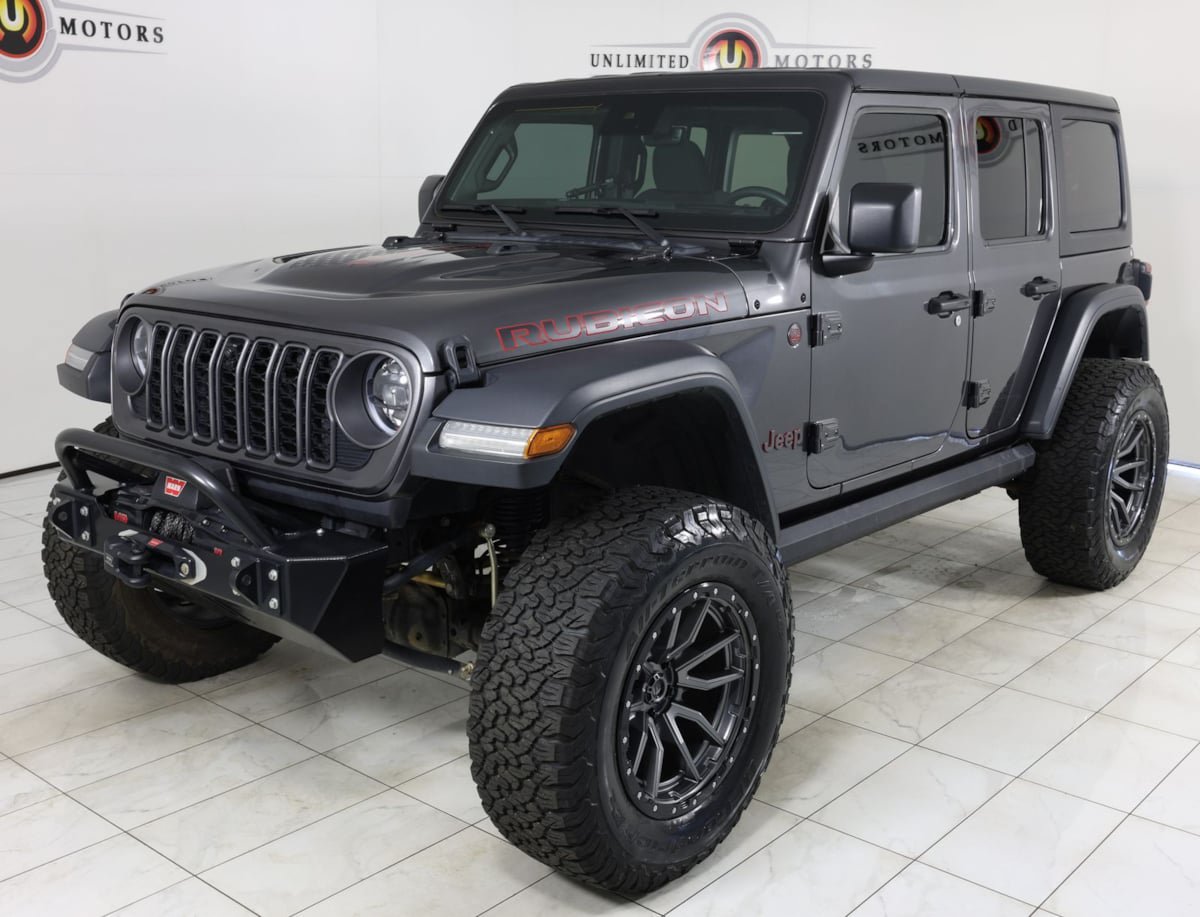 Used 2024 Jeep Wrangler Unlimited Rubicon w/ XTREMEE 35" Tire Package AWD/4WD image 5