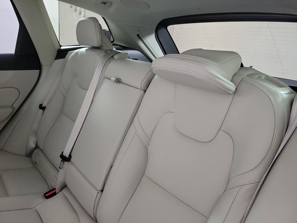 Used 2024 Volvo XC60 B5 Ultimate w/ Protection Package Premier AWD/4WD image 15