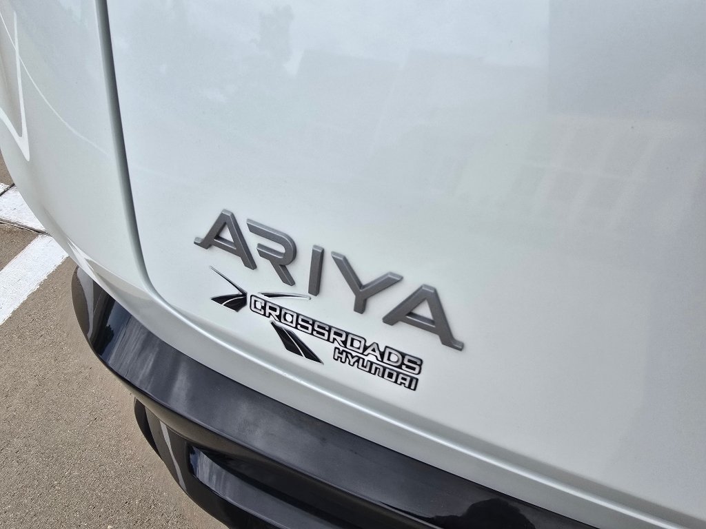 Used 2025 Nissan Ariya FWD image 11
