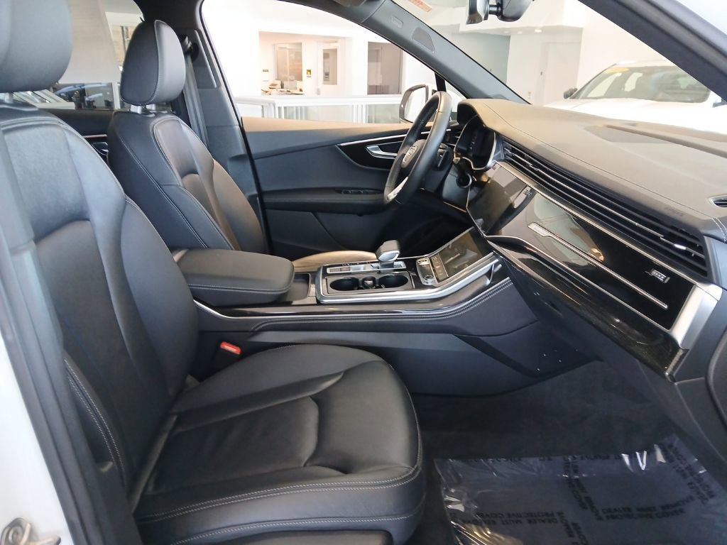 Used 2025 Audi Q7 3.0T Premium Plus AWD/4WD image 24