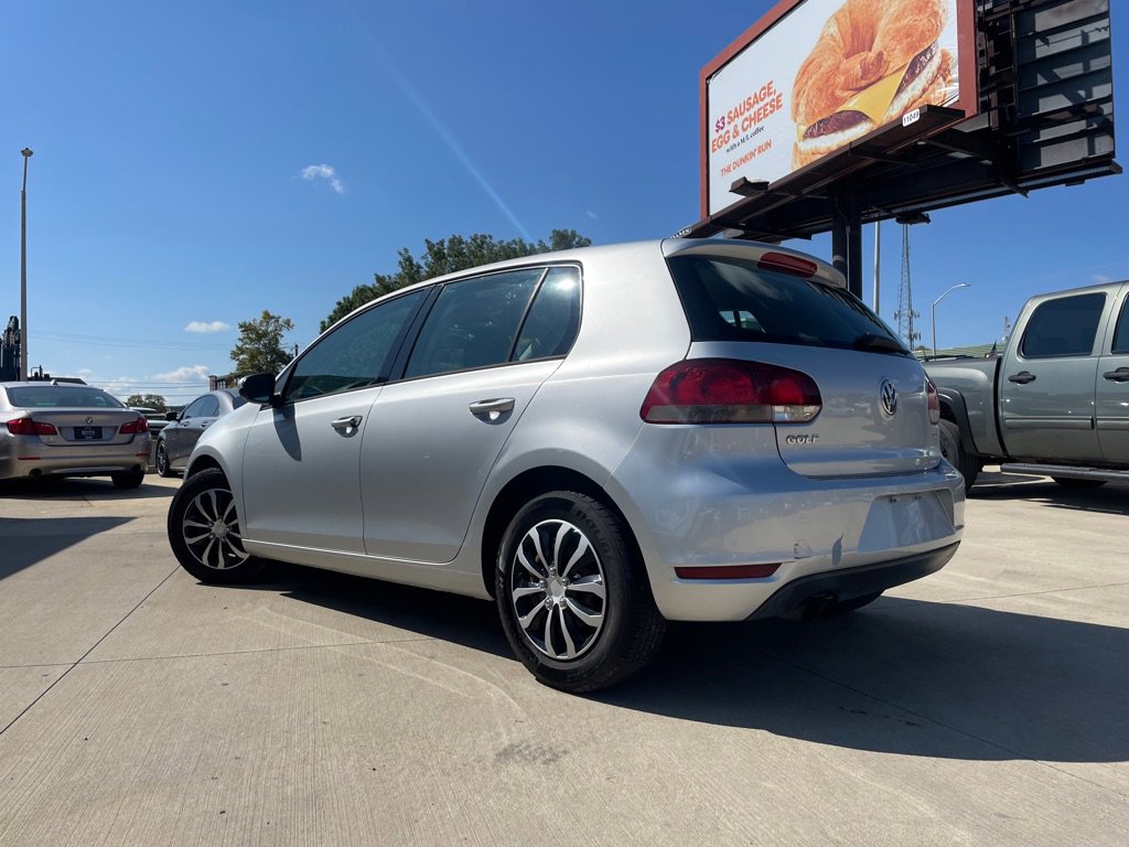 Used 2014 Volkswagen Golf 4-Door image 3