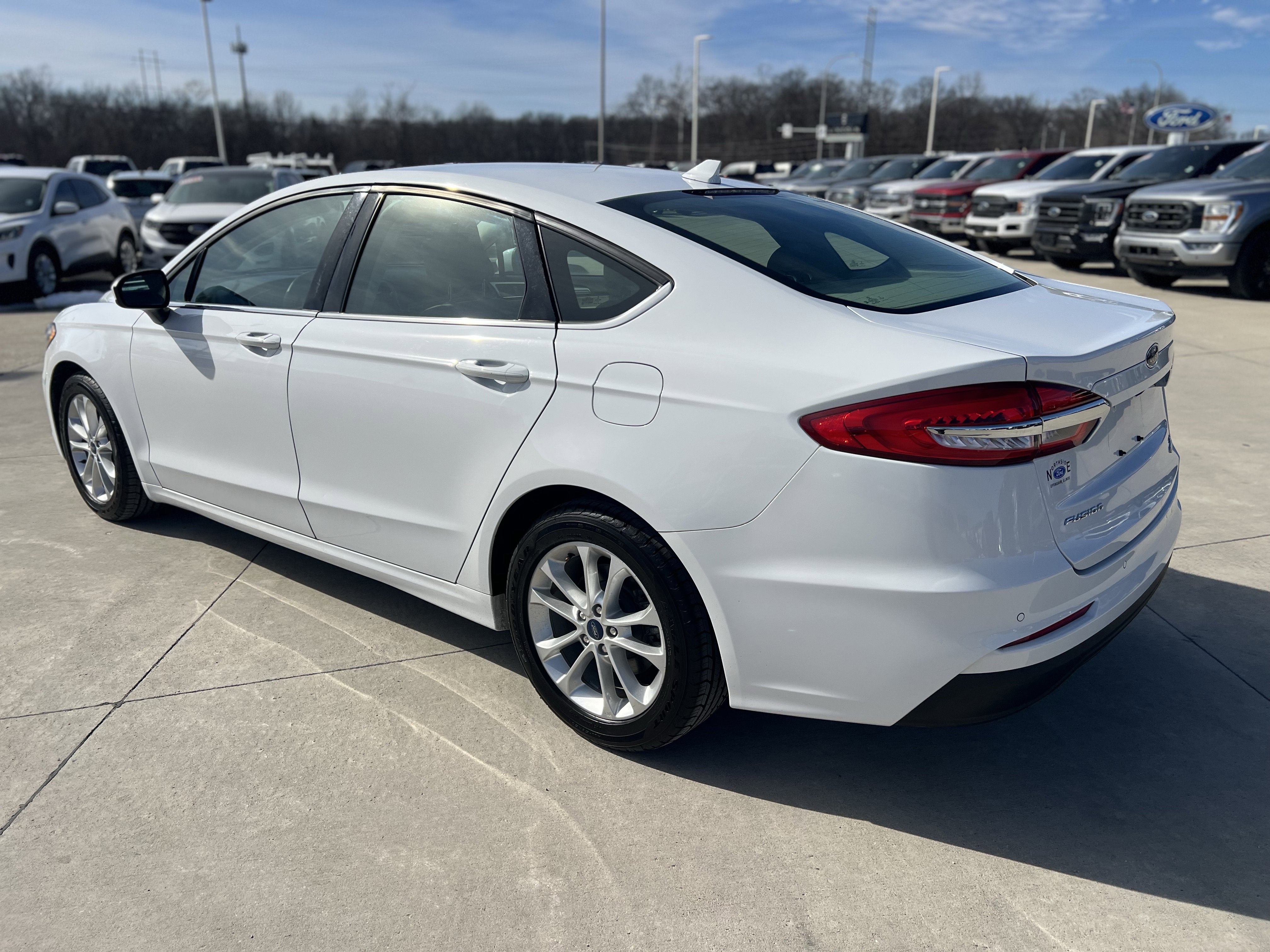 Used 2019 Ford Fusion SE image 6