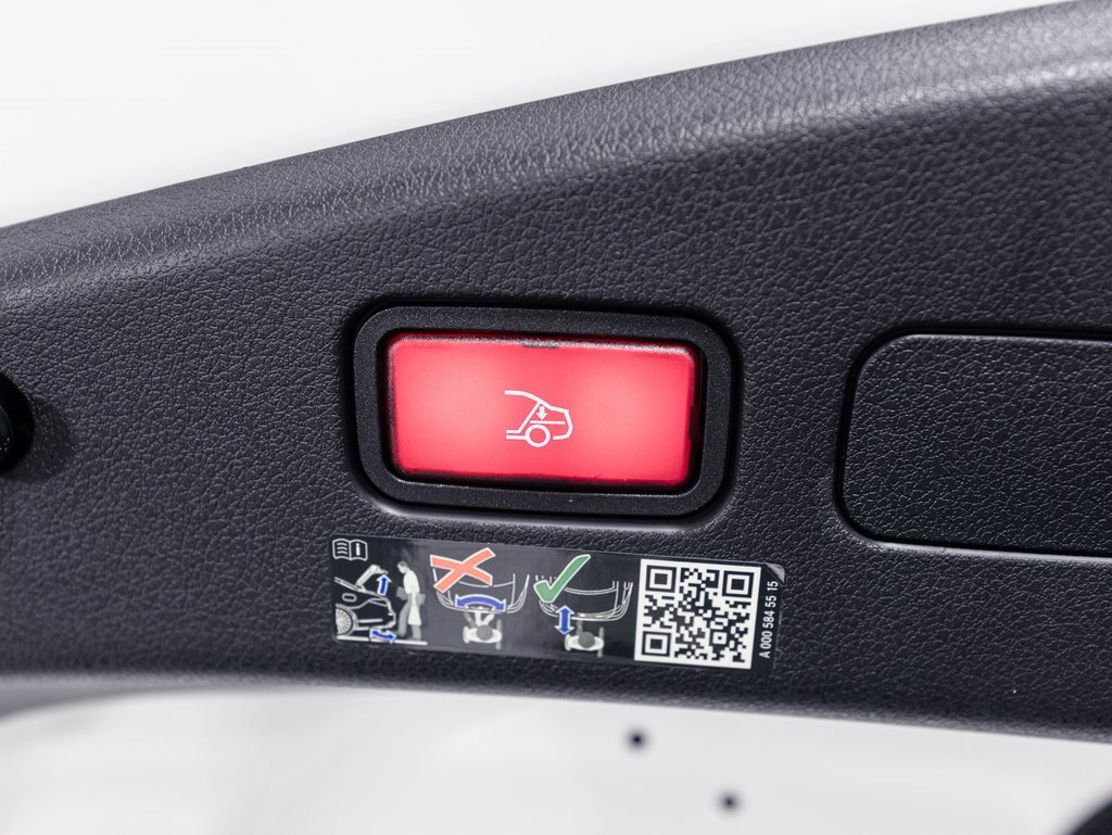 Used 2024 Mercedes-Benz CLE 450 4MATIC Cabriolet image 33