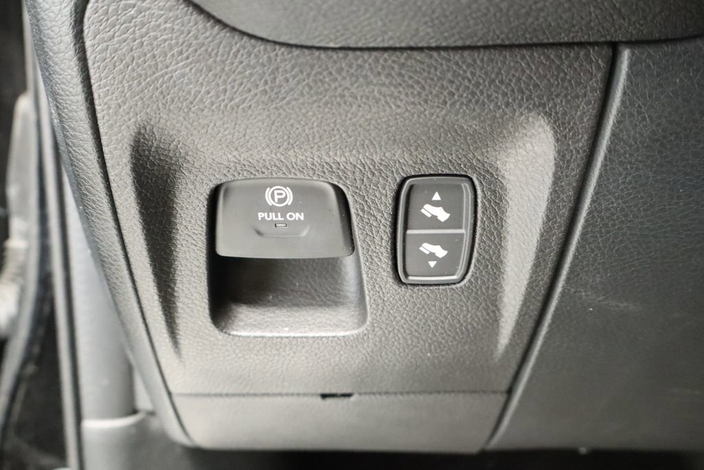 Used 2022 RAM 1500 Laramie AWD/4WD image 37