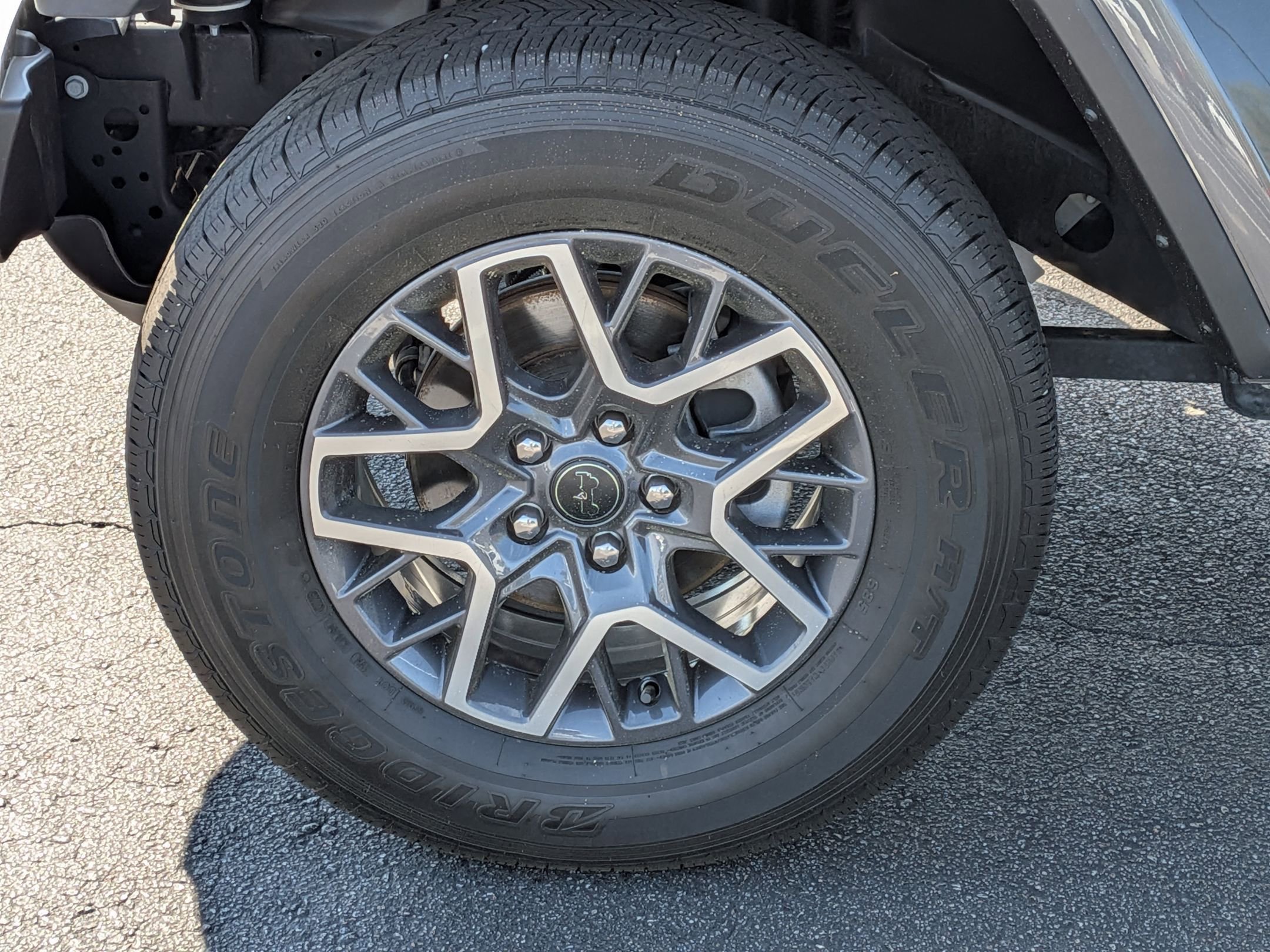 Used 2025 Jeep Wrangler Sahara AWD/4WD image 10