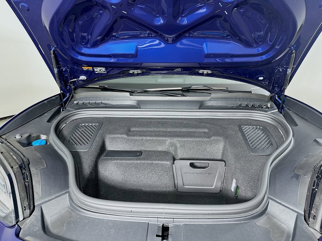 Certified 2025 Porsche Macan Electric image 33