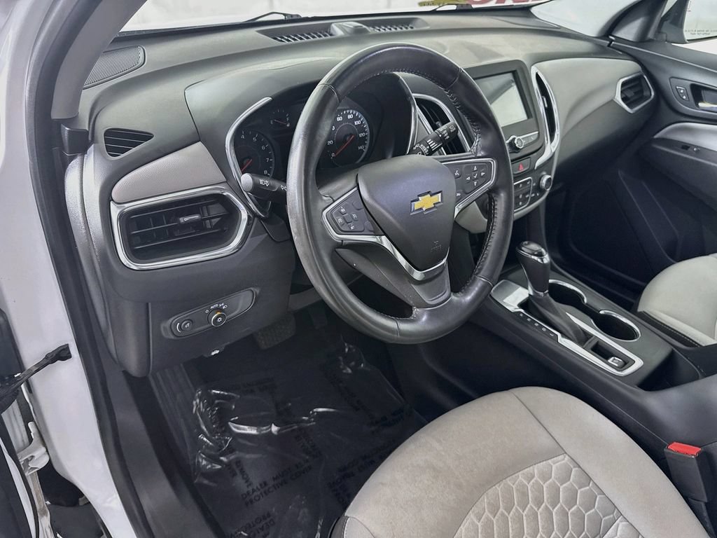 Used 2018 Chevrolet Equinox LT FWD image 16