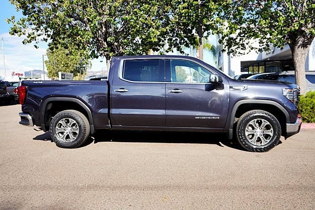 Used 2025 GMC Sierra 1500 SLT AWD/4WD image 3