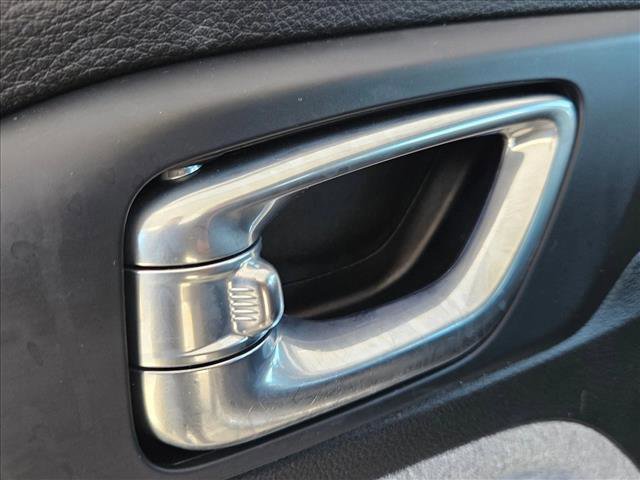 Used 2023 Jeep Compass Sport image 19