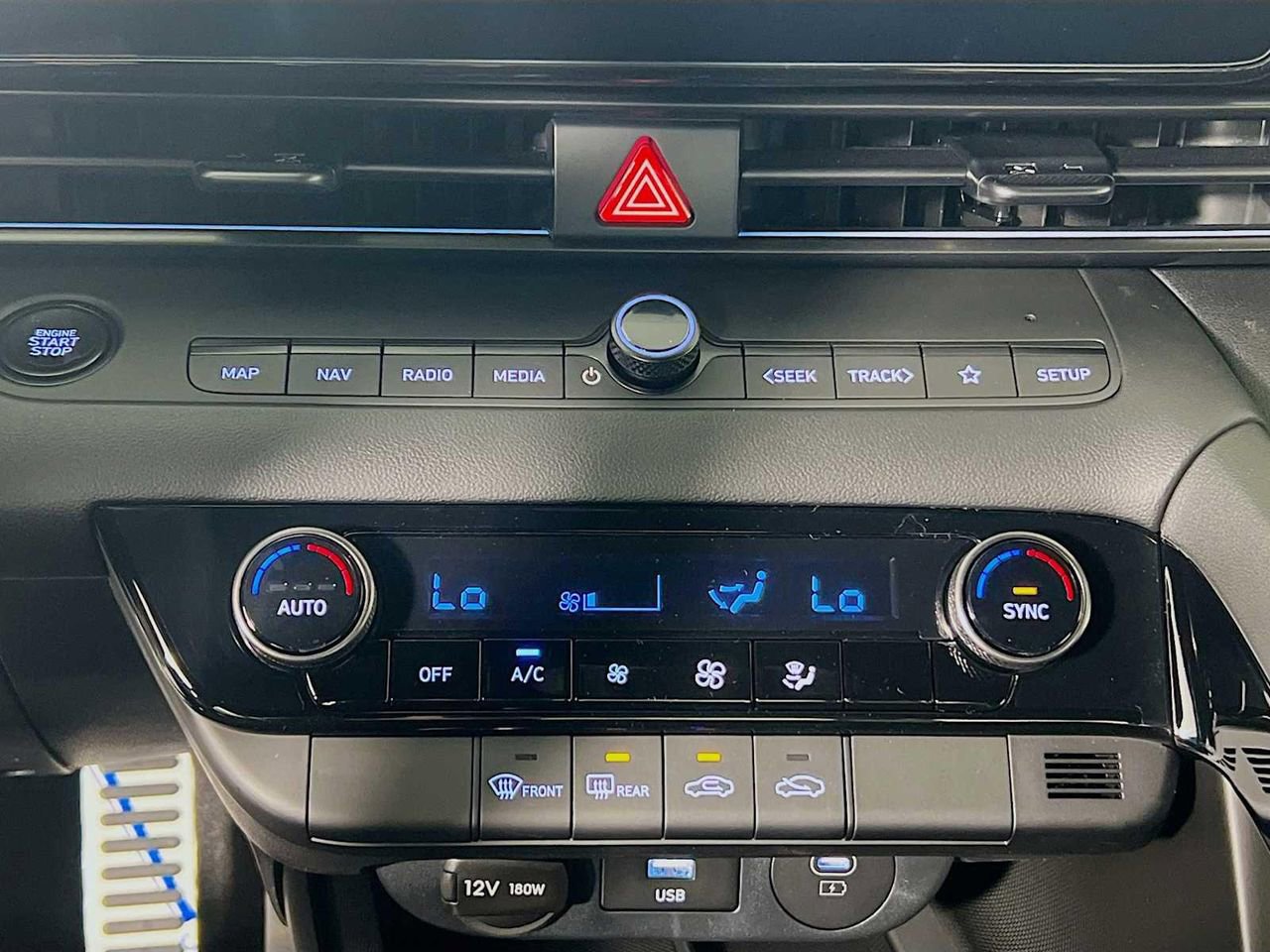 New 2025 Hyundai Elantra SEL image 12