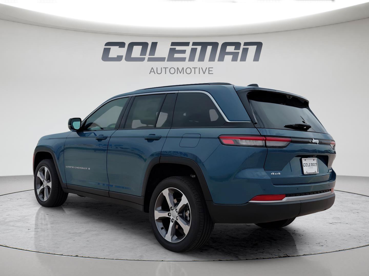 New 2026 Jeep Grand Cherokee Limited w/ Luxury Tech Group II AWD/4WD image 3